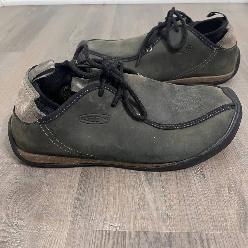 KEEN Portsmouth Shoes Mens 8 Green Leather Low Top Hiking Outdoors Gorpcore